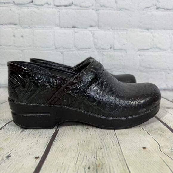 Dansko Clog 7.5-8 US 38 EU Black Embossed Leather Slip On Comfort Walk Shoes - Picture 1 of 13